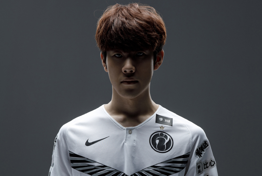 iG赛后群访 TheShy：第一局我后期犯了很大失误 输了比赛很抱歉