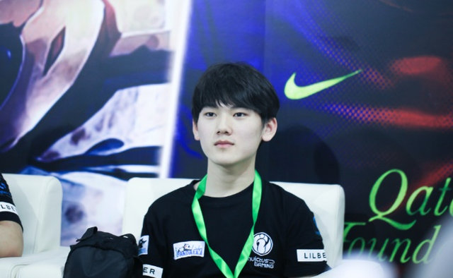 T1 宣布 Gumayusi 离队 — Peyz 可能加入队伍